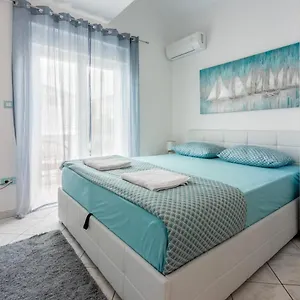 https://apartmani-tena.primorje-gorskikotar.com