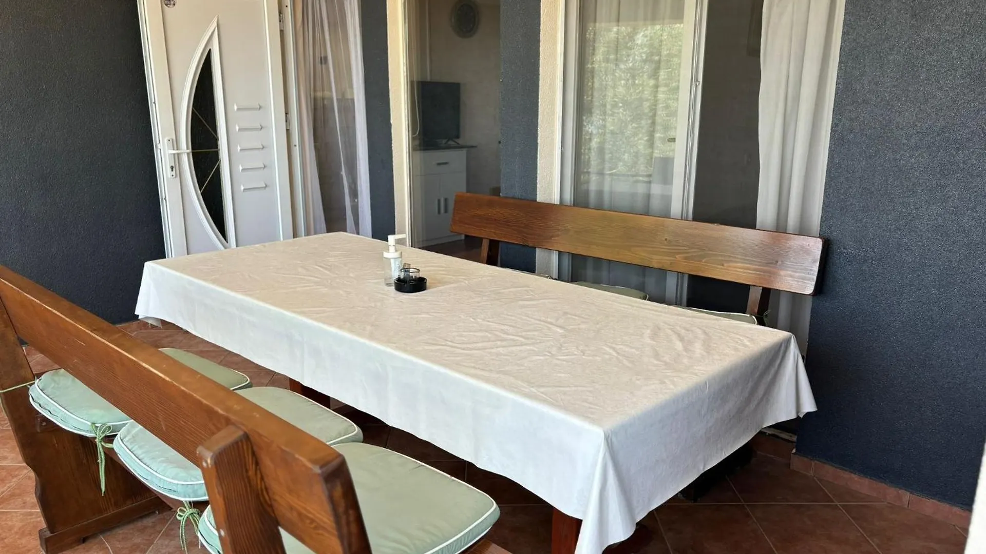 Apartmani Bosnjak  Starigrad Paklenica